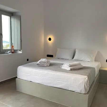 Asteras Mini Naousa (Paros)
