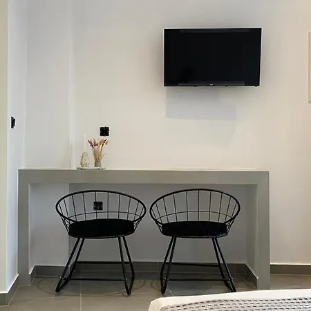 アパートホテル Asteras Mini ナウサ