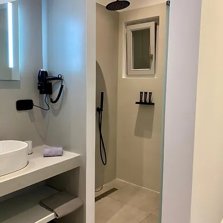 アパートホテル Asteras Mini ナウサ